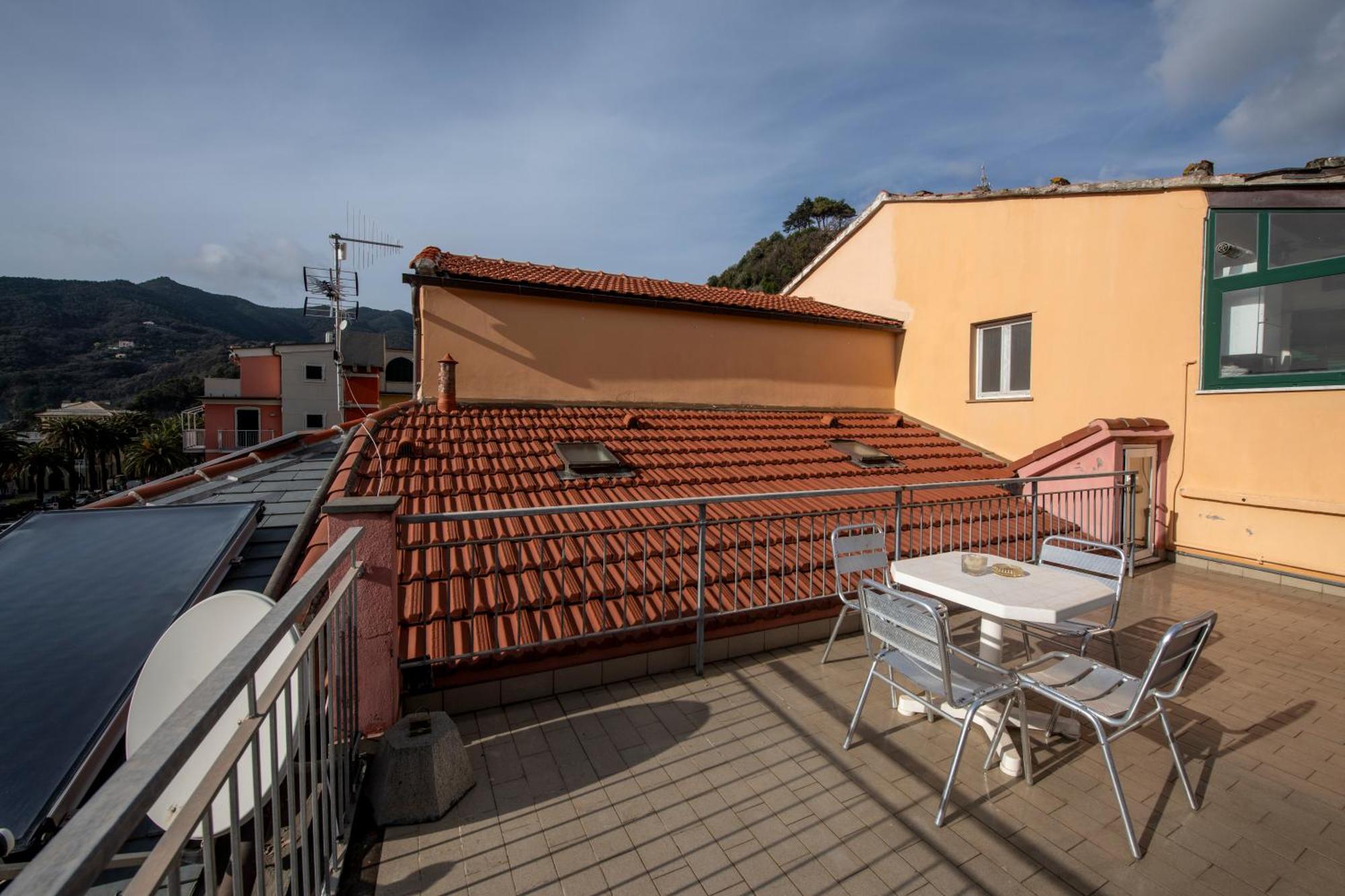 188B - Casa Di Nina Moneglia Con Terrazza - 2Min Dal Mareアパートメント エクステリア 写真